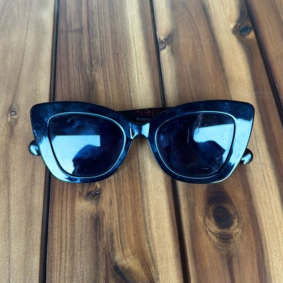 Fendi Sunglasses - Picture 1 of 4